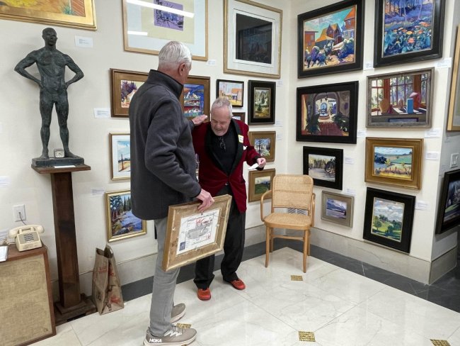 Guests at the January 30, 2025 Gallery Vanitas reception and exhibition.